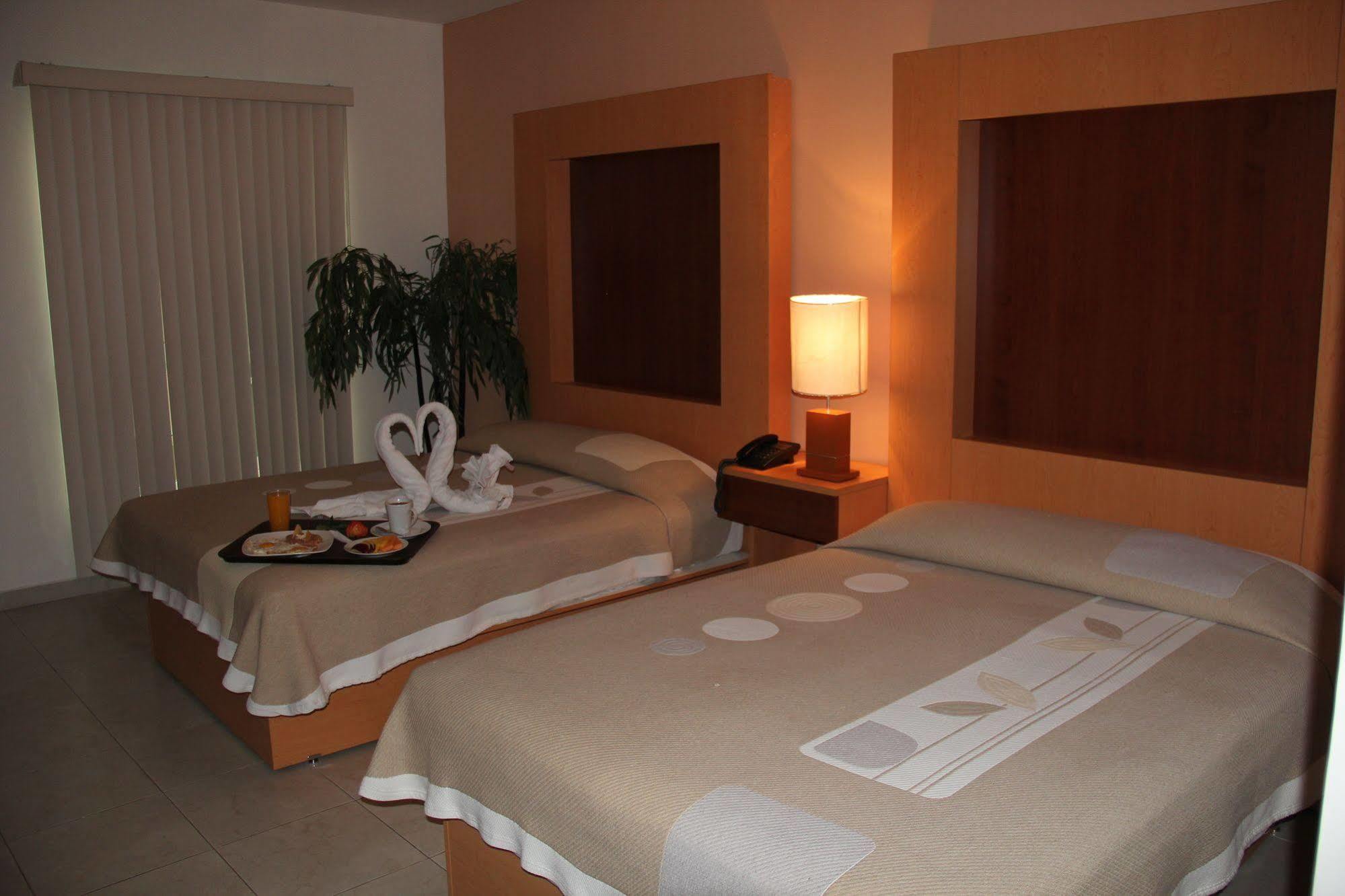 Hotel Real Zapopan Kültér fotó